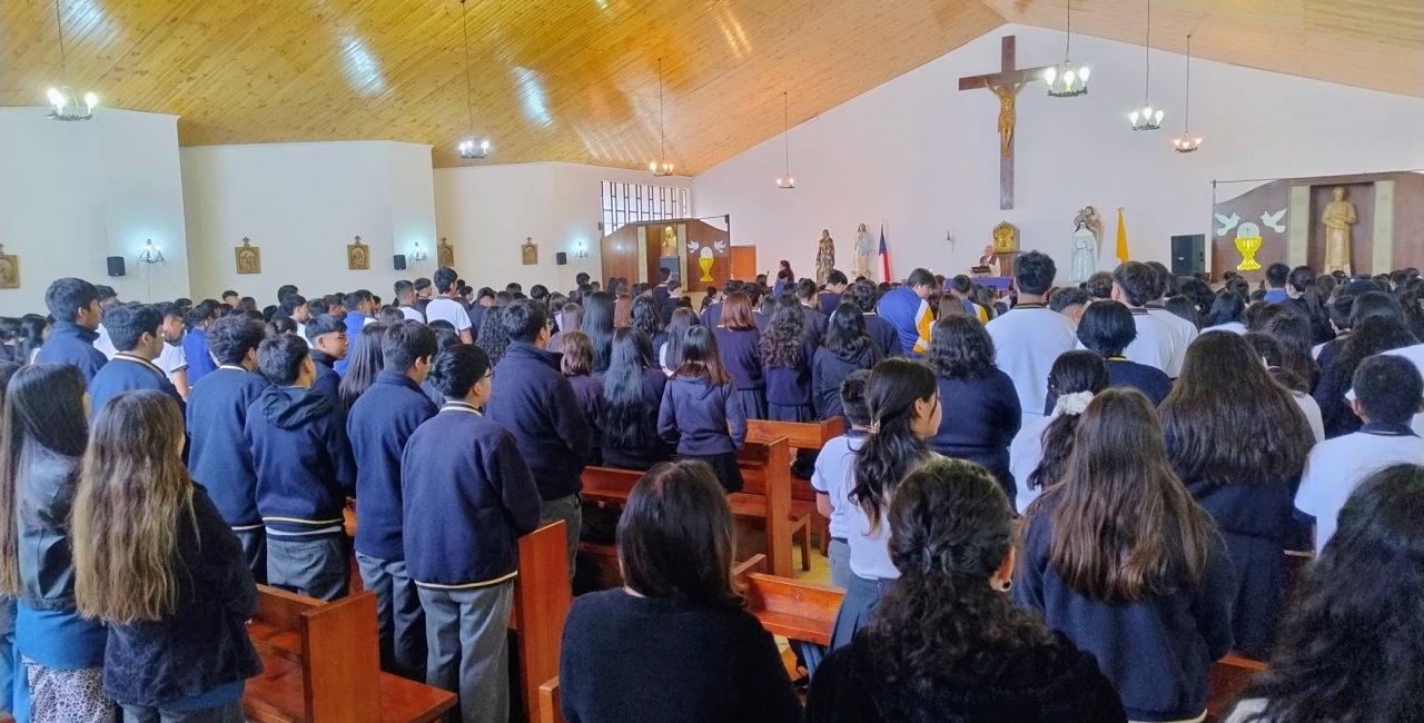 El Colegio Santa María Eufrasia realiza la misa de inicio del año escolar y actividad en conmemoración del 8M